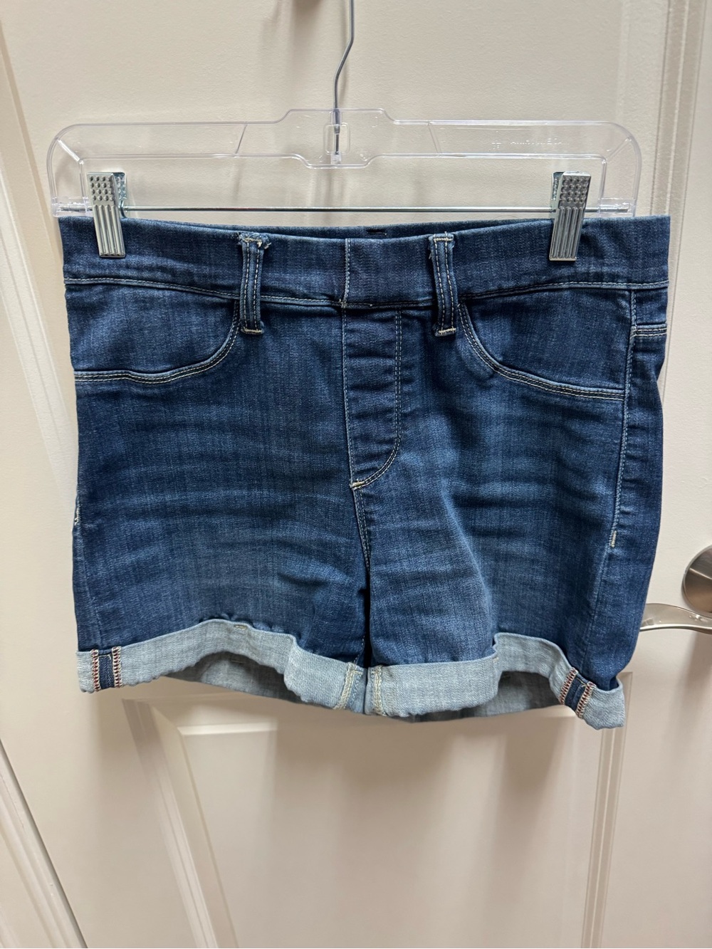 Judy Blue Pull on short Women’s Dark Blue Denim Roll-Cuff Shorts